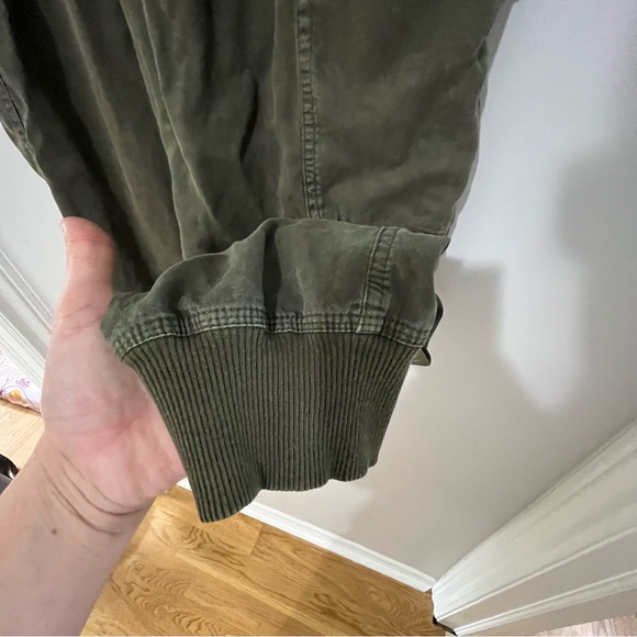 Aerie Soft Cargo Army Green Pant medium - Picture 5 of 6